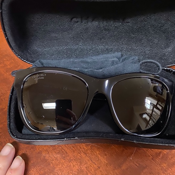 Chanel sunglasses - Picture 1 of 2